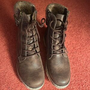 Brand New Kelsie Boots by Cliffs/White Mountain Size 9